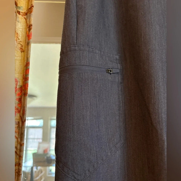 Figs women’s scrub pants size medium petite grey with green tie - Picture 4 of 7